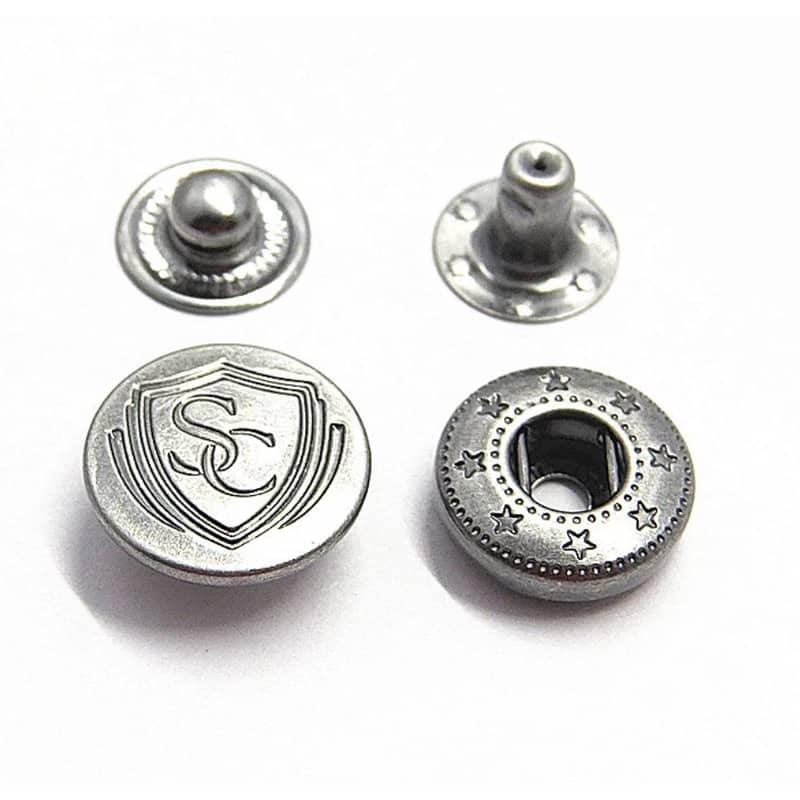 Metal snap button